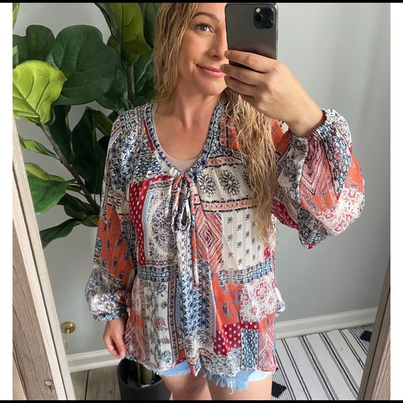 New✨ Printed long sleeve top - Picture 2 of 10